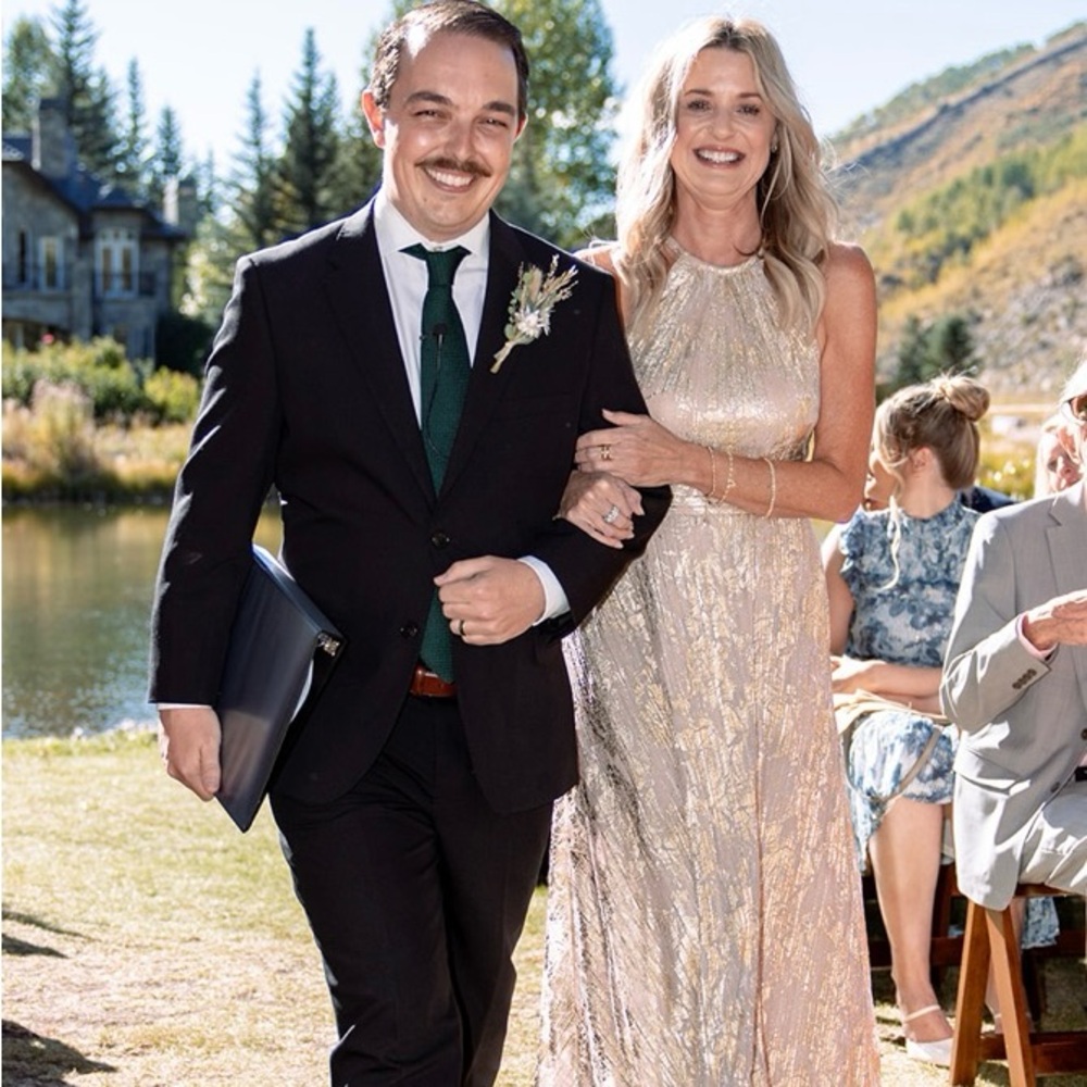 Bloomingdale’s 0 dress only worn once to wedding. Best Dress Ever!